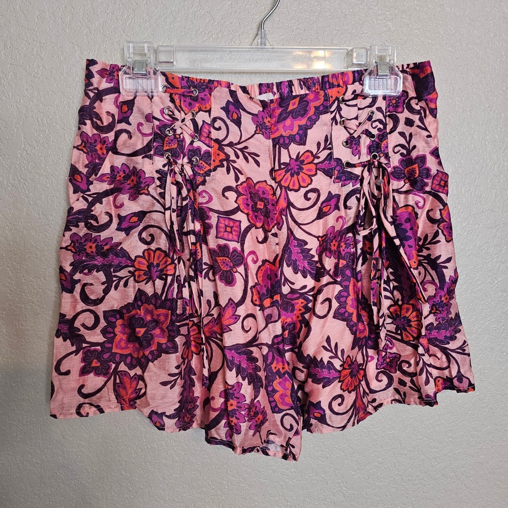 NWOT Ciebon Floral Paisley Lace Up Shorts Pink Purple‎ Summer Medium